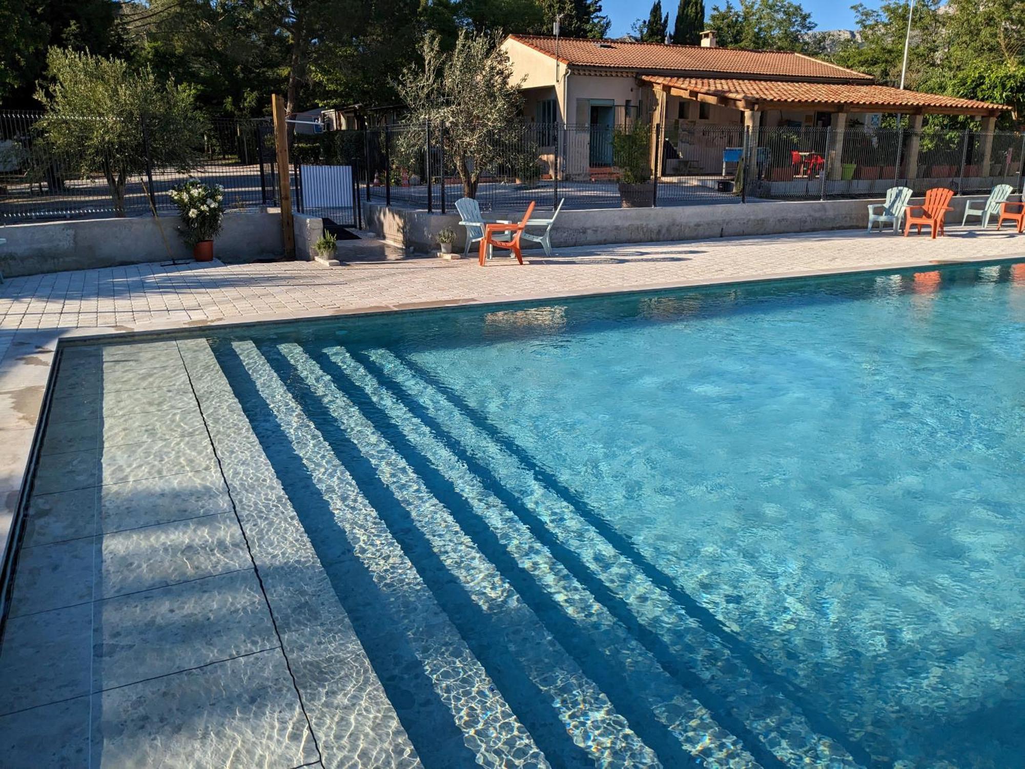 Camping Sainte Victoire Beaurecueil Exterior photo